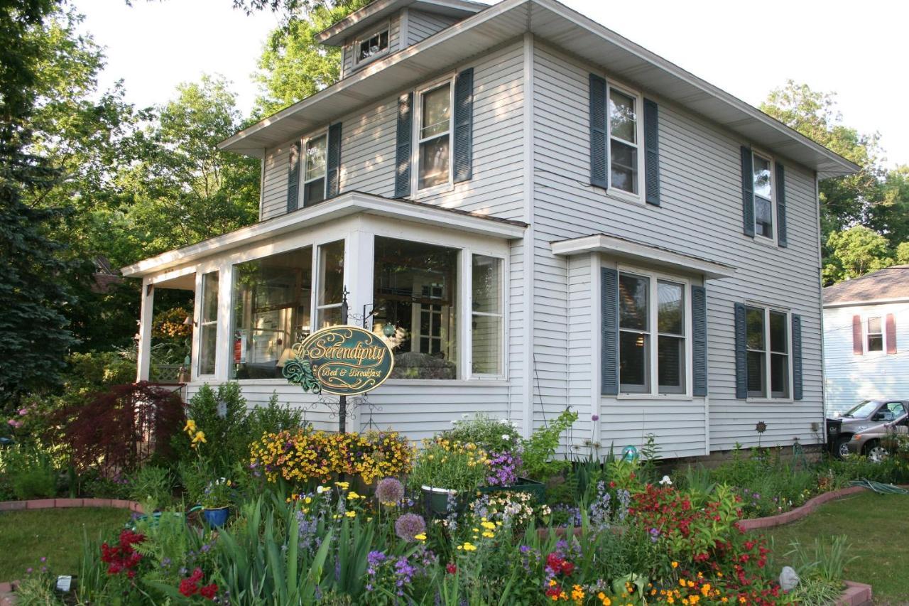 Serendipity Bed And Breakfast Saugatuck Exterior photo