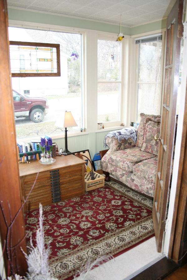 Serendipity Bed And Breakfast Saugatuck Exterior photo