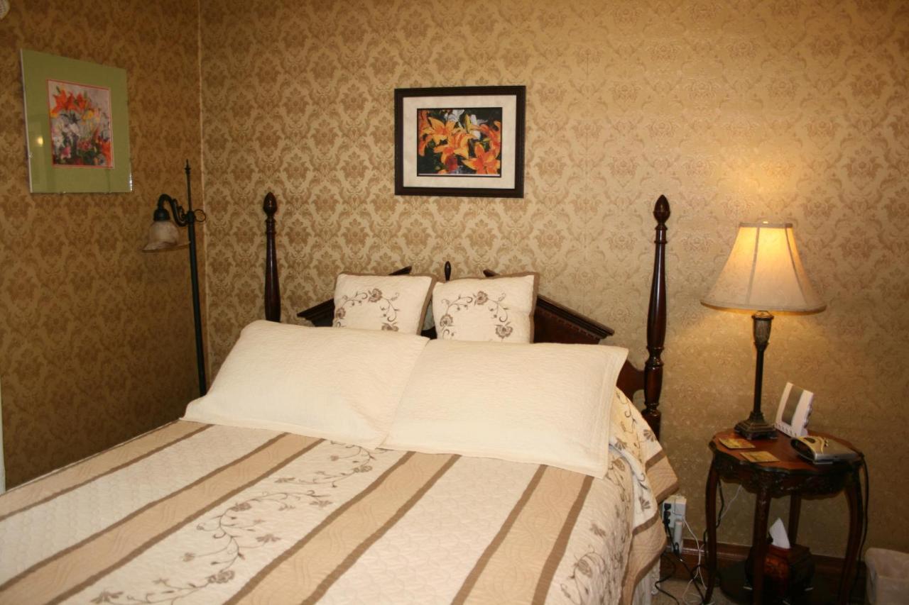 Serendipity Bed And Breakfast Saugatuck Room photo