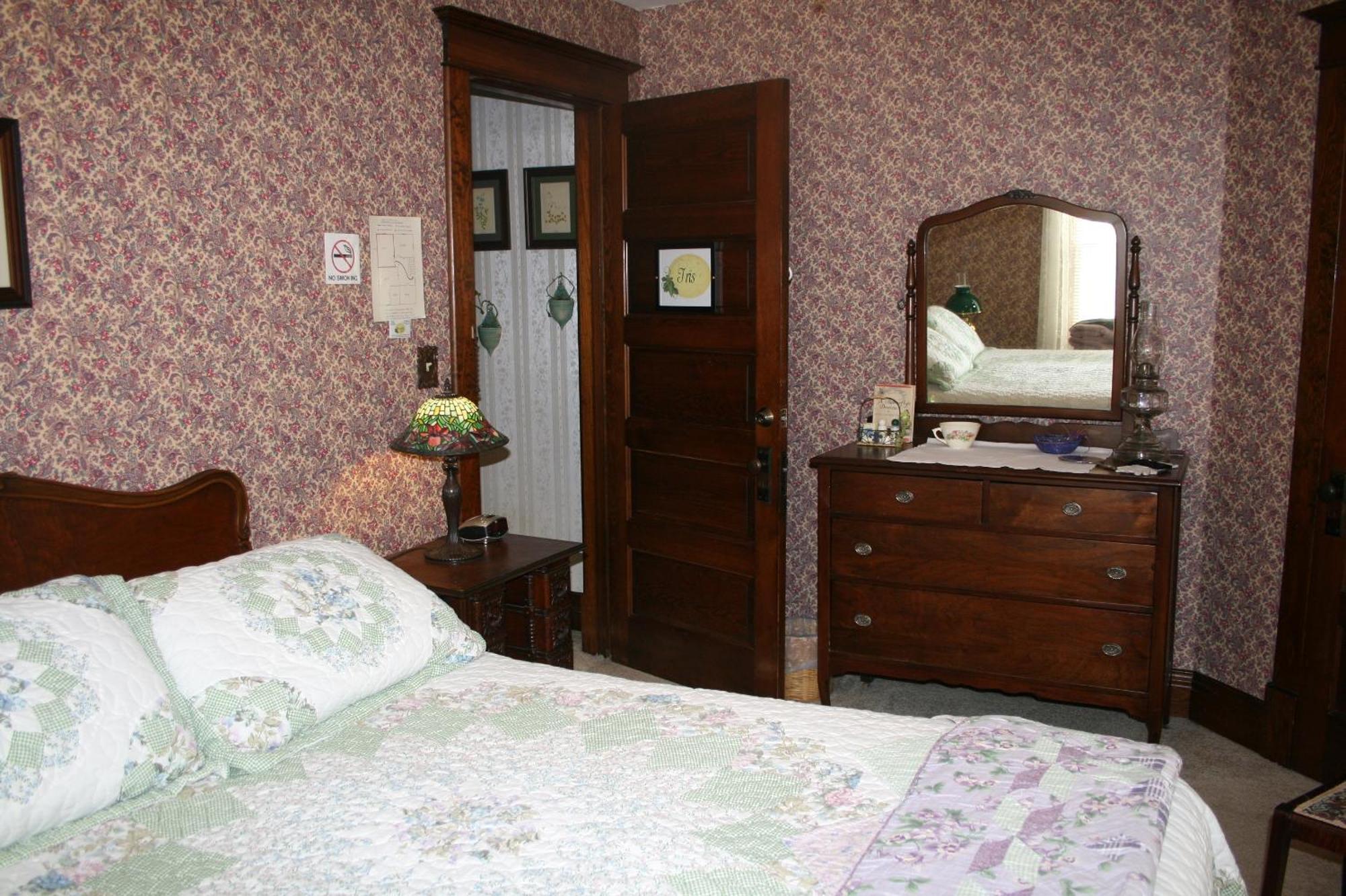 Serendipity Bed And Breakfast Saugatuck Exterior photo